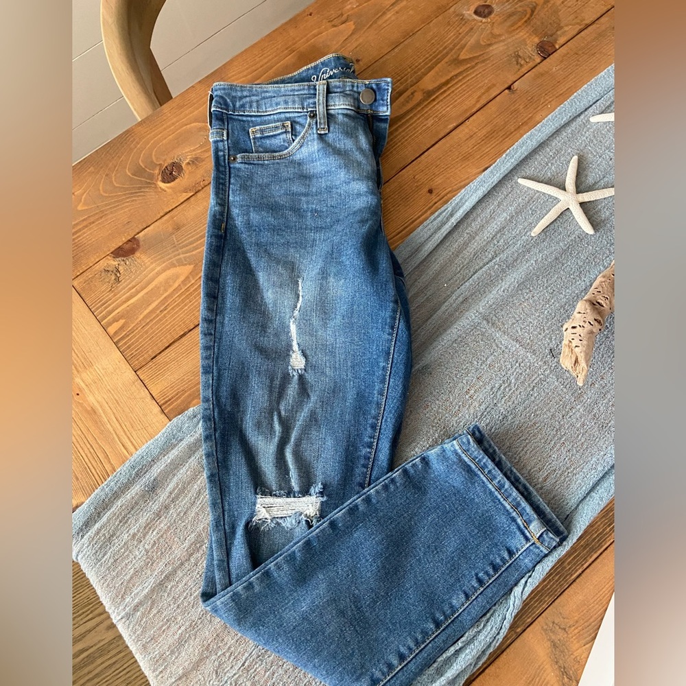 Universal Thread Jeans